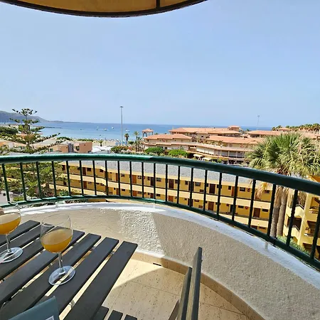 Dream View, Cristianos Lägenhet