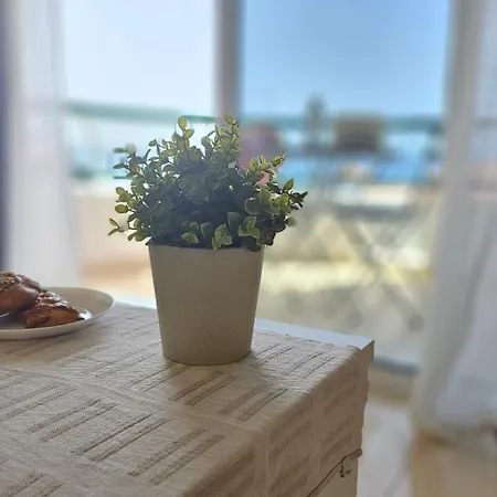 Dream View, Cristianos * أرونا