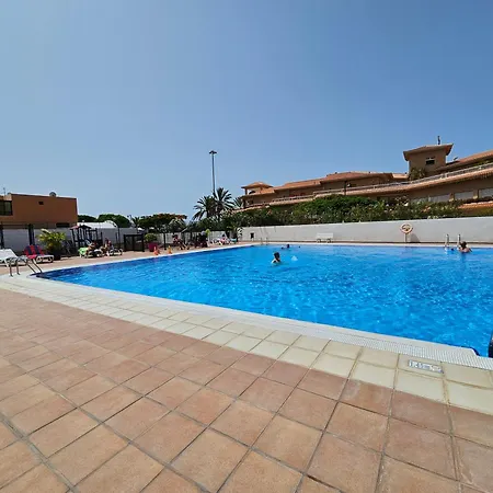 Dream View, Cristianos *