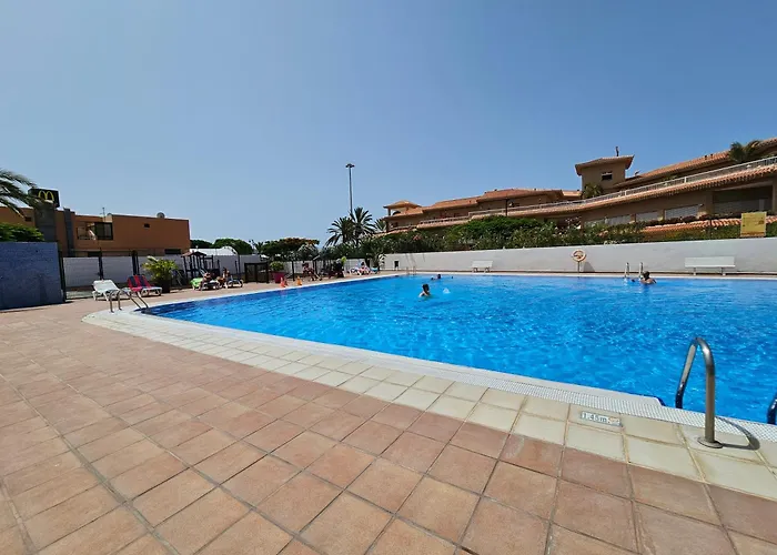 Dream View, Cristianos *